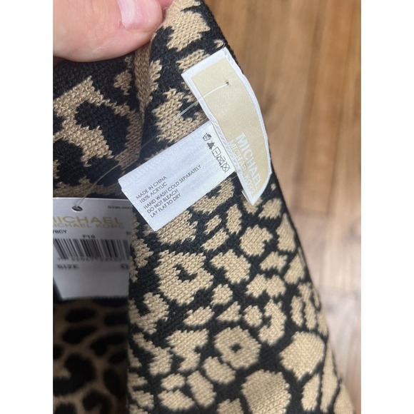 Michael Kors Animal Print infinity Loop Scarf Leopard Goldtone Signature Logo - Picture 4 of 5